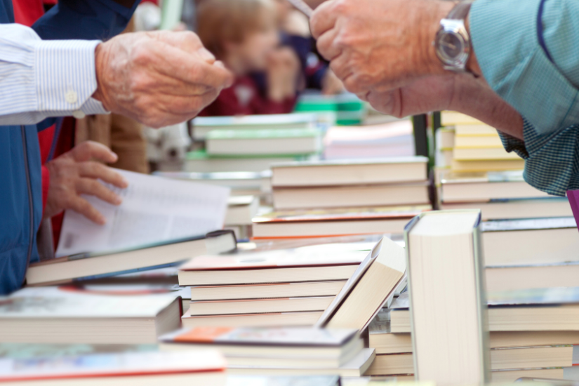 Grande vente de livres et appel aux dons